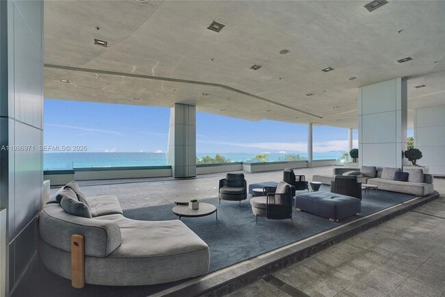 Building Photo - 17121 Collins Ave