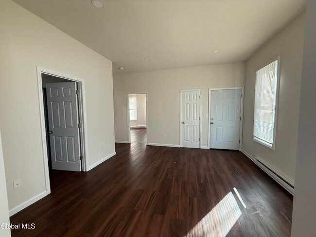 Building Photo - 10 Orange St