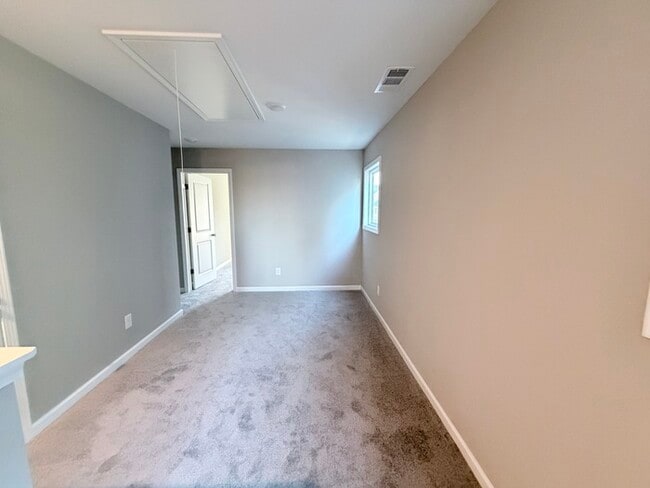 Building Photo - The Enclave At Mill Creek