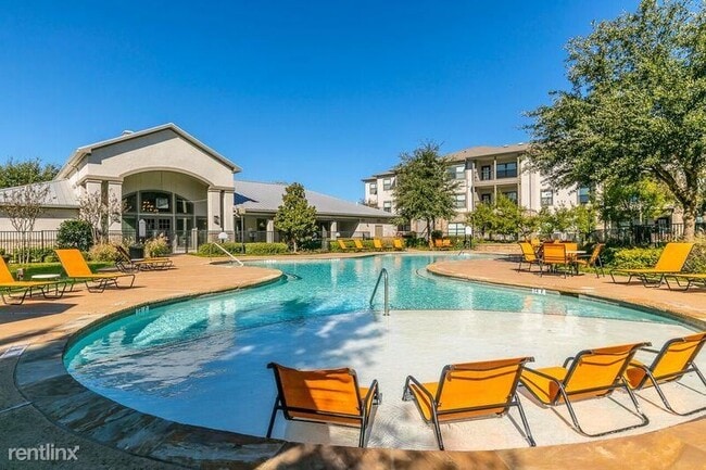 Building Photo - 2 br, 2 bath Condo - 13900 Chadwick Pkwy F...