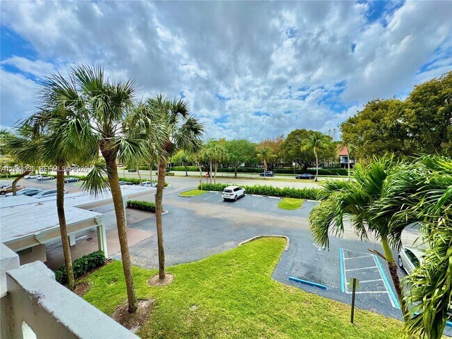 Building Photo - 1075 Riverside Dr