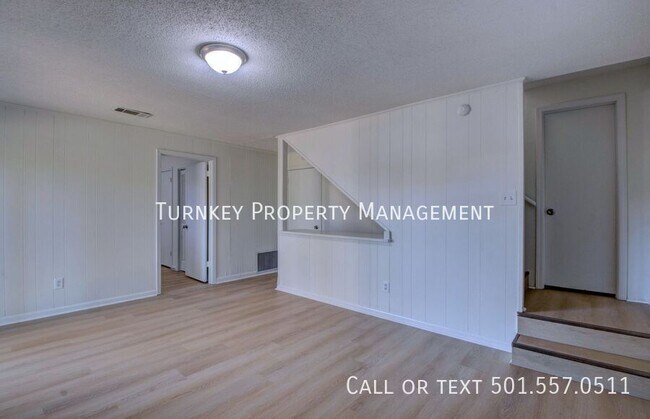 Building Photo - 2511 Montreal Dr