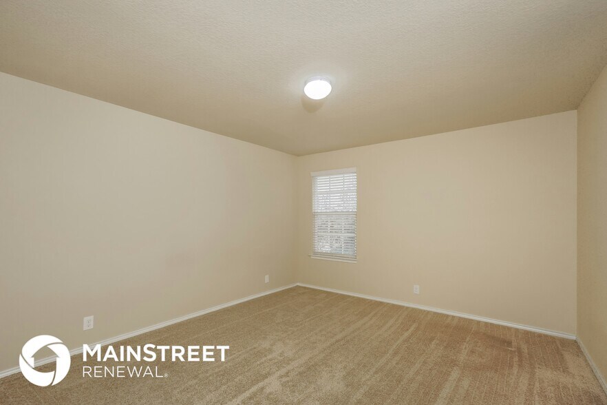 Building Photo - 8939 Hickman Pk