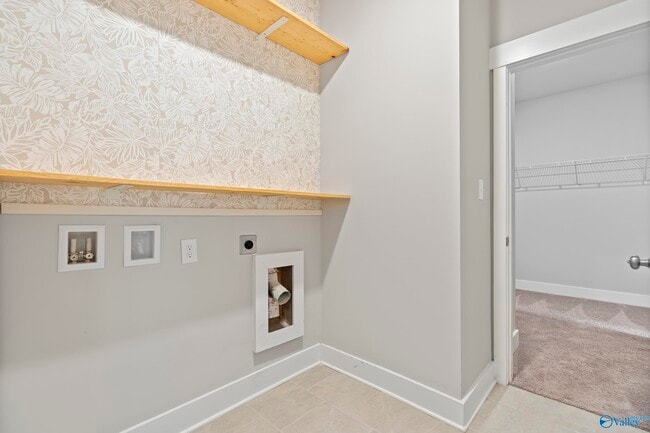 Building Photo - 14741 Greenleaf Dr
