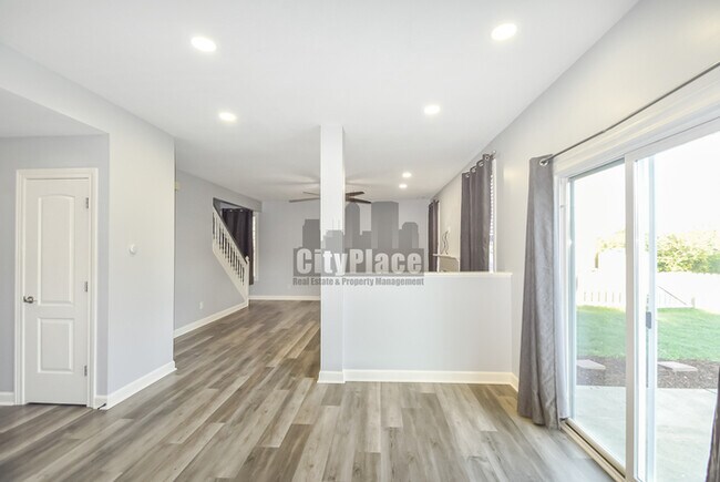 Building Photo - 4440 Valley Trace Dr