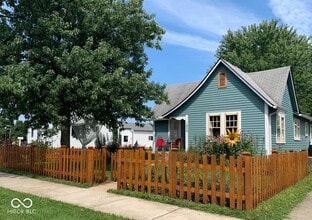 Building Photo - 1659 Fisher Ave