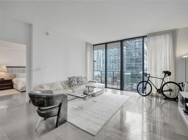 Building Photo - 88 SW 7th St