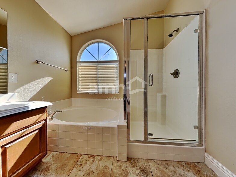 Building Photo - 8845 Red Fox Dr