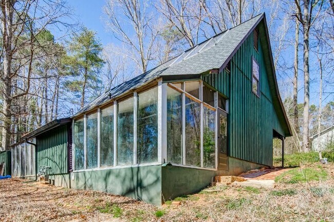 Building Photo - 42 Arminda St