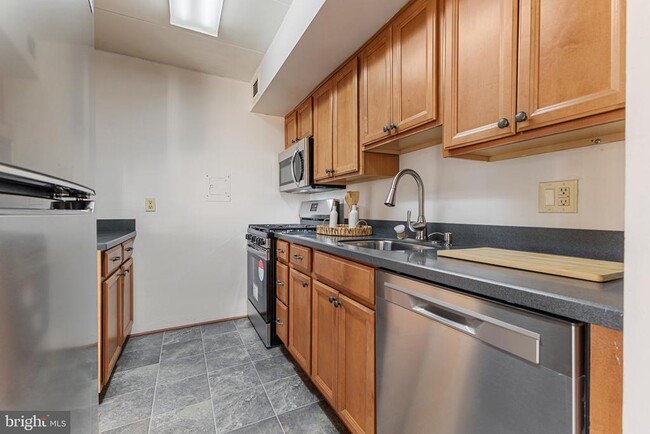 Building Photo - 2630 Fort Farnsworth Rd