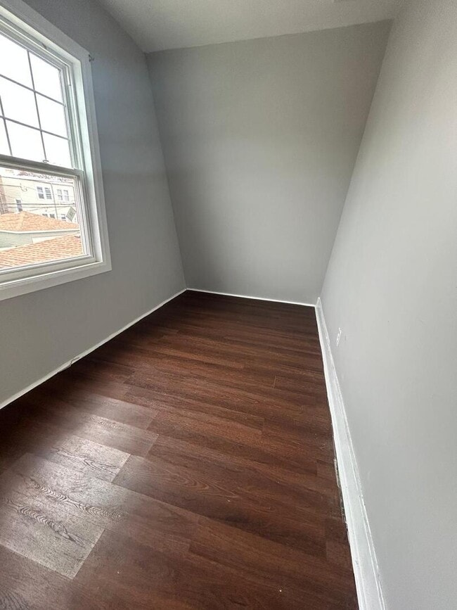 Building Photo - 4819 W George St