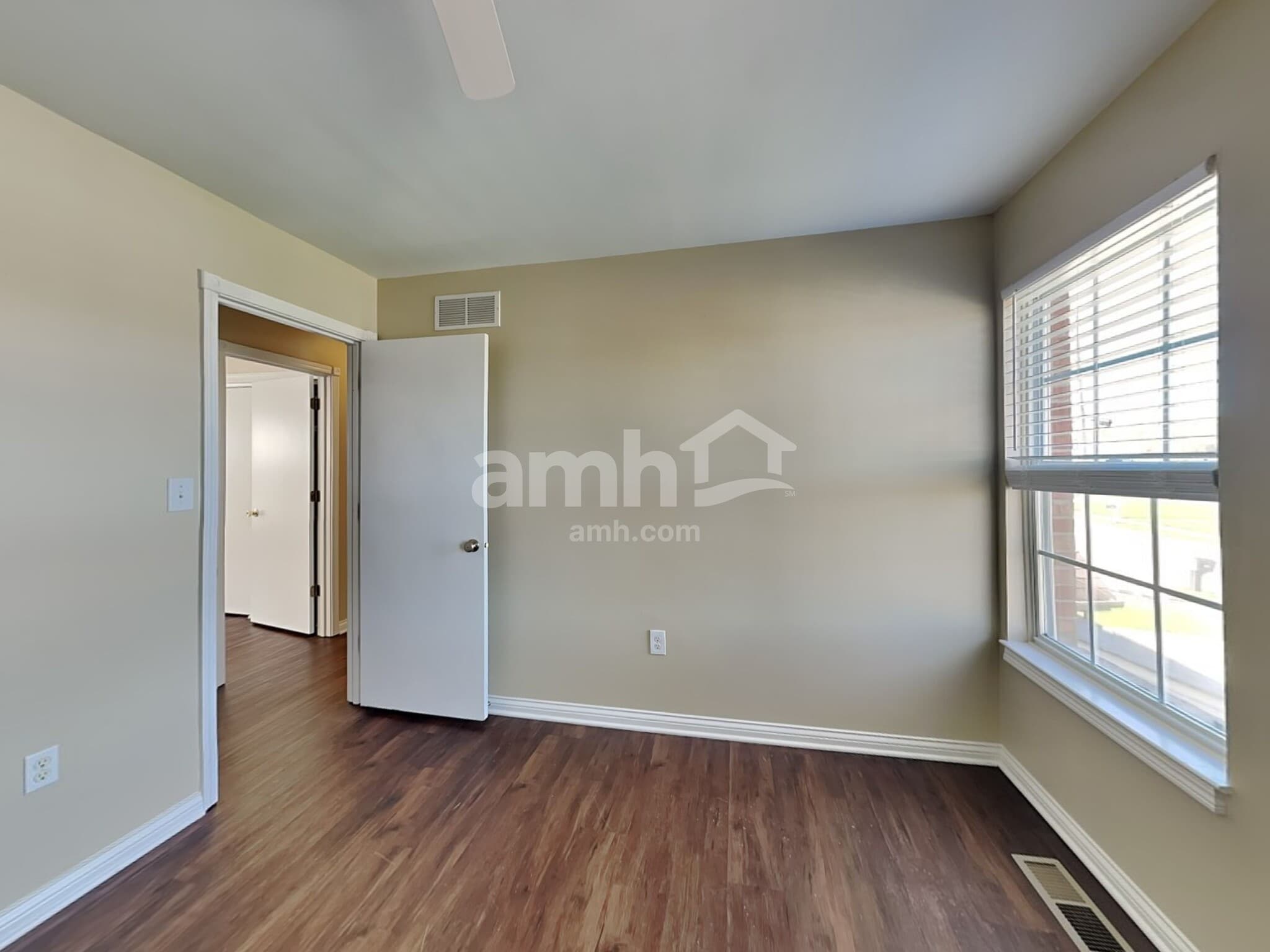 Building Photo - 1836 Clearbrook Dr