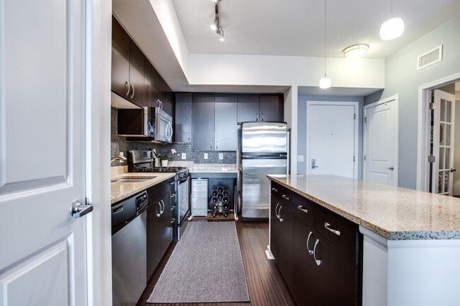 Building Photo - 475 K St NW