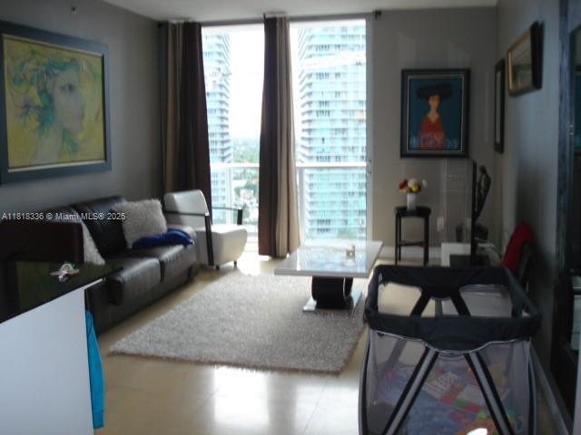 Building Photo - 1060 Brickell Ave