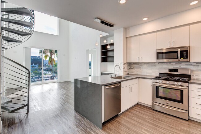 Building Photo - Unit Type: D2 Penthouse | 2 Bedroom + Loft...