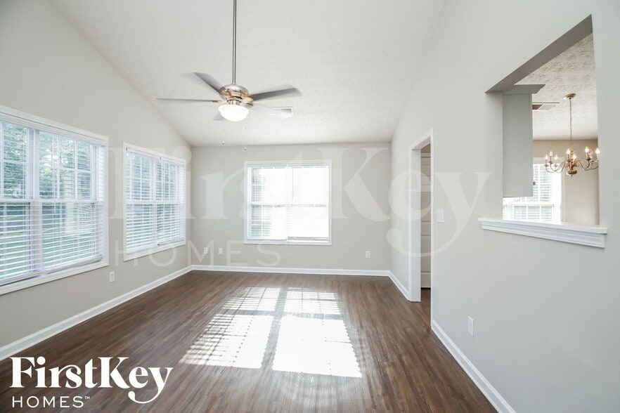 Building Photo - 90 Avonlea Dr