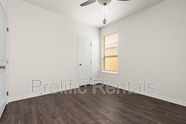 Building Photo - 5121 Rose Petal Ct