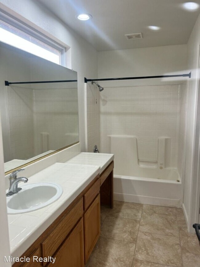 Building Photo - 3 br, 2 bath House - 52 Makeena Drive