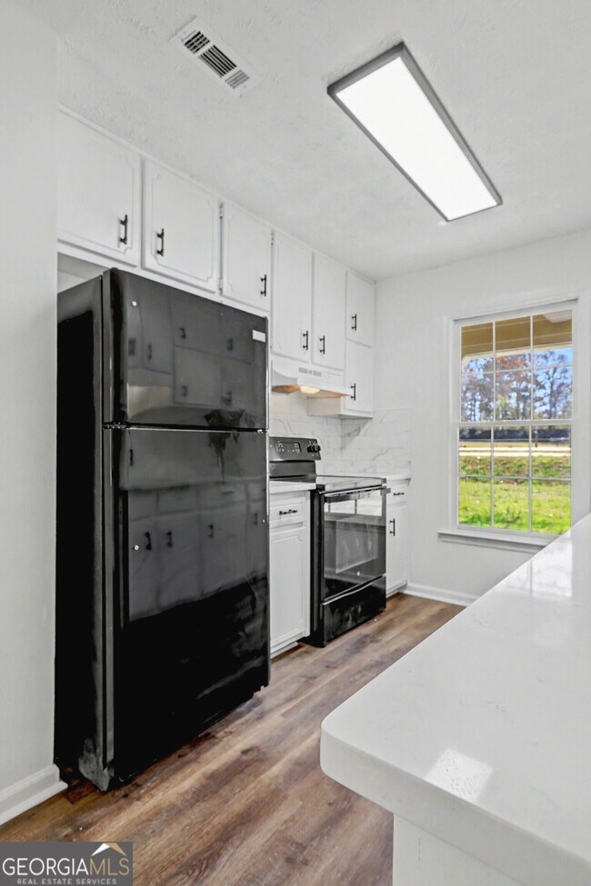 Building Photo - 608 S Jeff Davis Dr