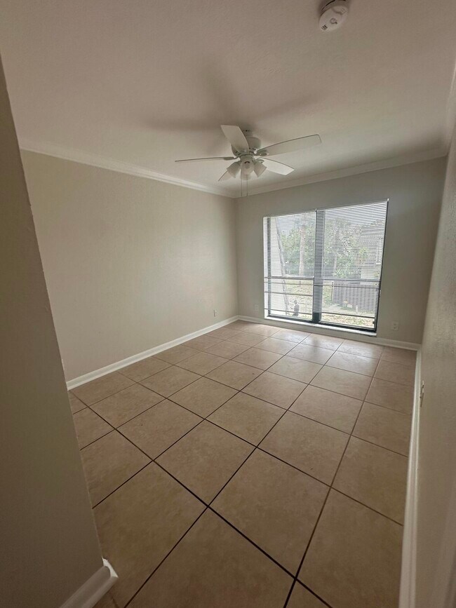 Building Photo - 1827 N Congress Ave