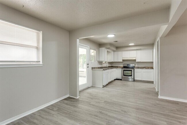 Building Photo - 2908 SW 62nd St
