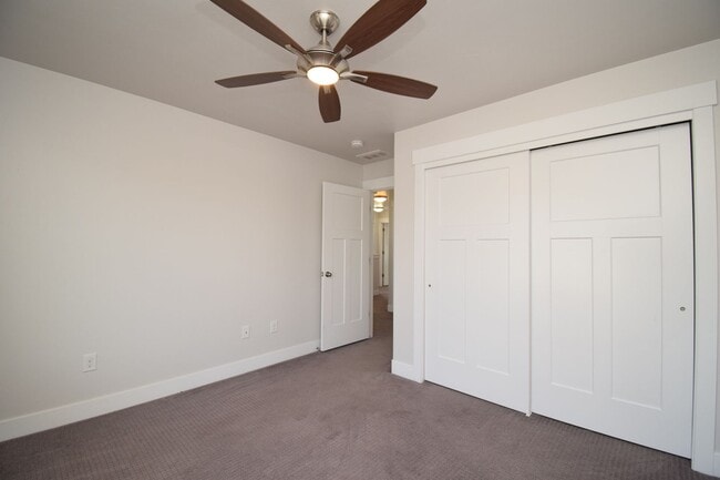 Building Photo - 4 Bed 3.5 Bath Sunny and Spacious South Jordan Corner-Lot Home with Views!