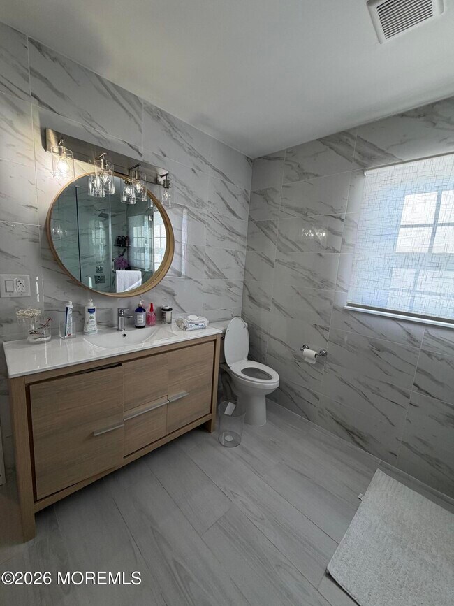 Building Photo - 534 Apple Dr