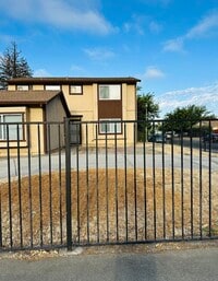 Building Photo - 7962 Center Pkwy