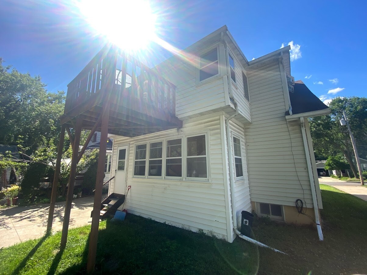 Building Photo - 2111 E. Dayton St.