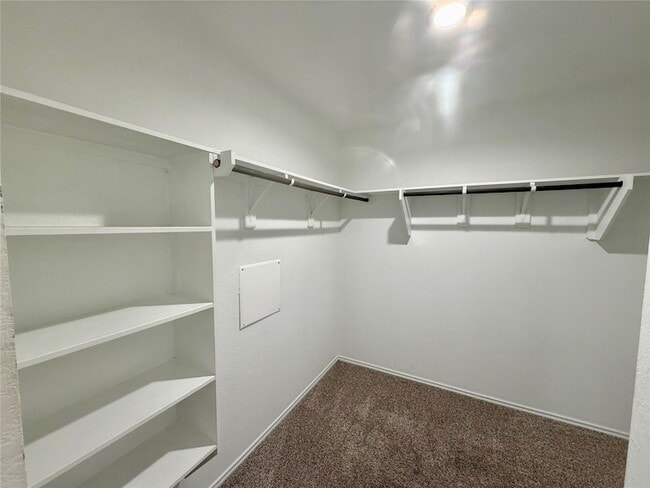 Building Photo - 14858 Cypress Holw Dr
