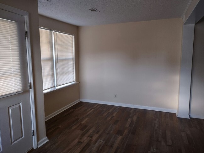 Building Photo - 1166 Peachtree St