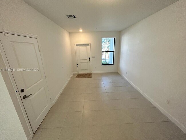 Building Photo - 229 SW 159th Way