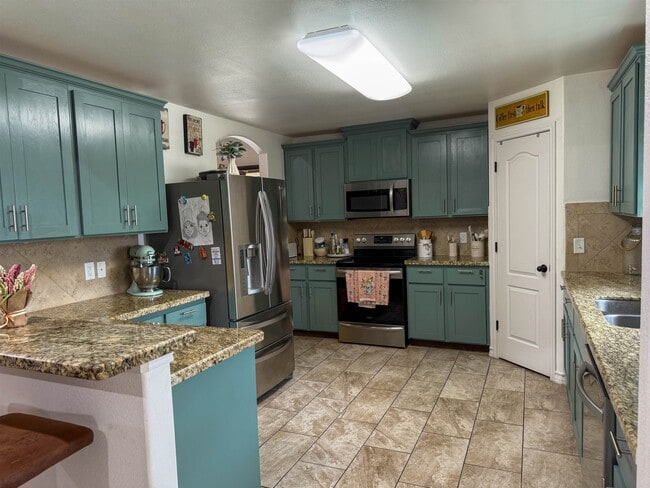 Building Photo - 208 Chisos Oak Dr