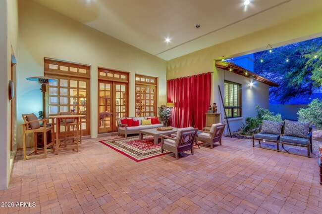 Building Photo - 6526 E Exeter Blvd