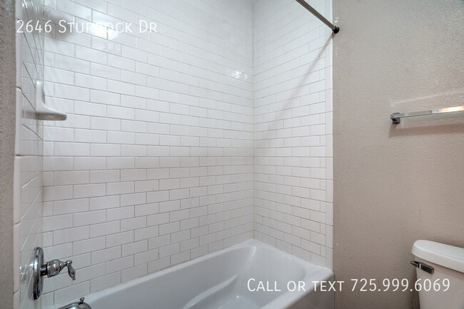 Building Photo - 2646 Sturrock Dr