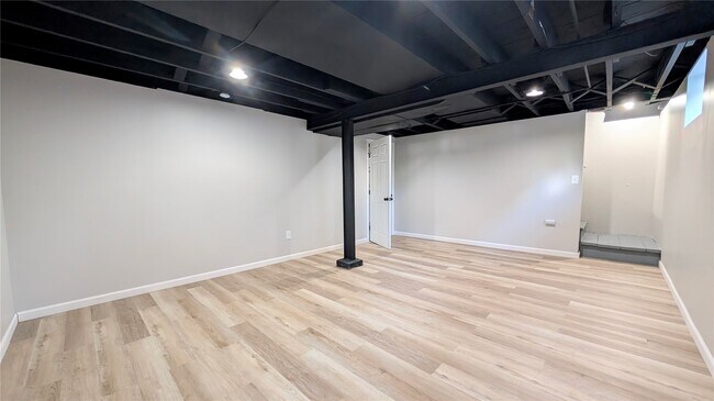 Building Photo - 9716 Lilly Jean Dr