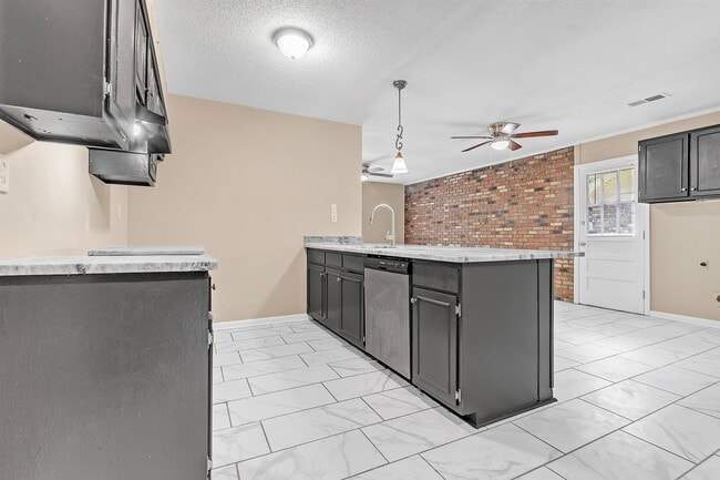 Building Photo - 5304 Haleville Rd