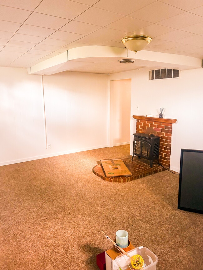 Building Photo - 1721 S Shoshone St