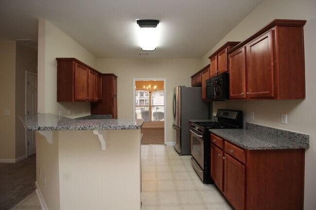 Building Photo - Walking distance to Downtown Sugar Hill!