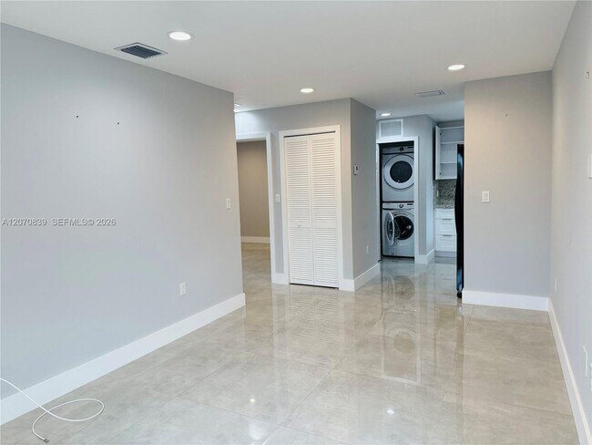 Building Photo - 1221 SW 76th Ct