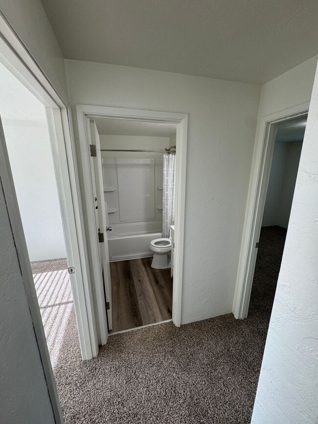 Building Photo - Updated 2 bedroom 1.5 bathroom duplex!  $200.00 MOVE-IN SPECIAL