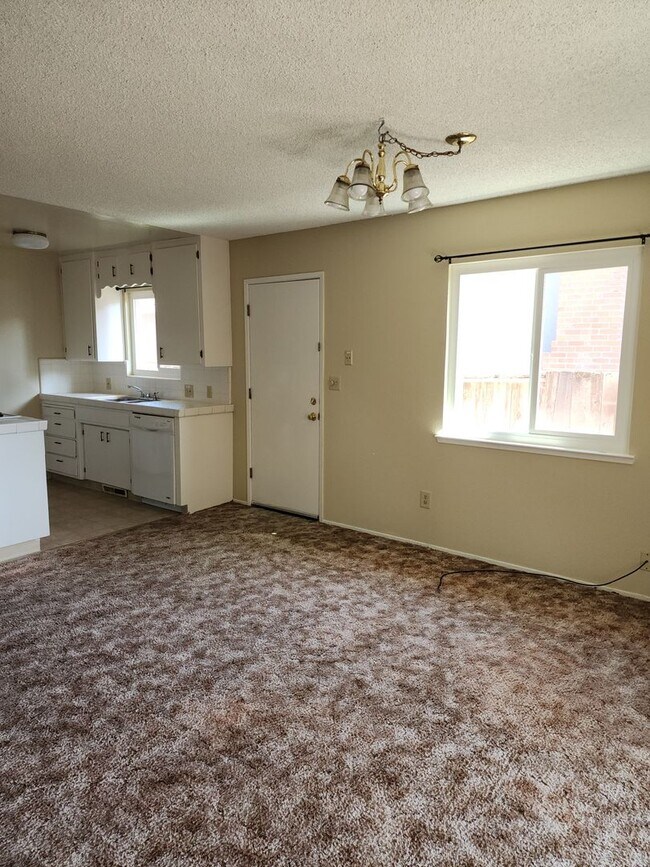 Building Photo - K1329-1331RA