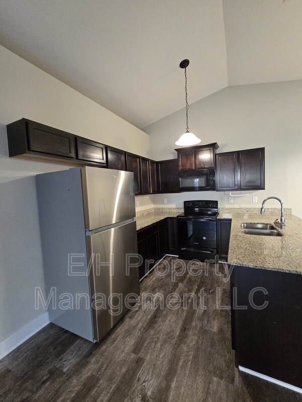 Building Photo - 3321 E Aster St