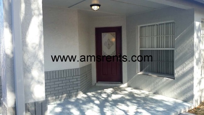 Building Photo - 7811 Turkey Oak Ln