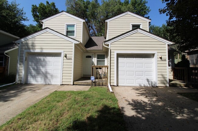 Primary Photo - 2 Bedroom 1 Bath Duplex in the Westport Area