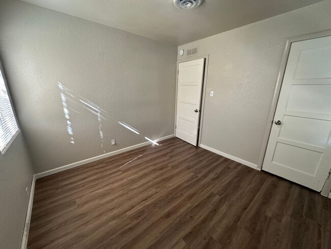 Building Photo - 3461 Ashley Ave