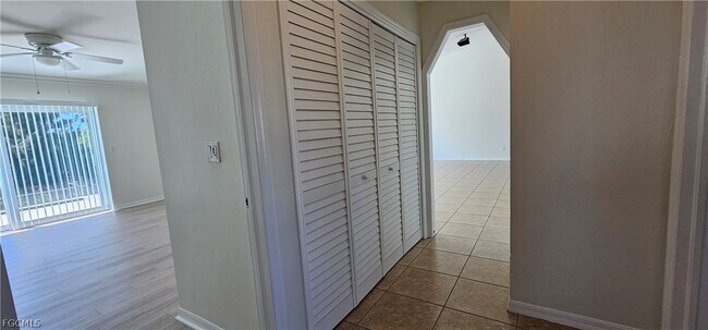 Building Photo - 420 SE 15th Terrace