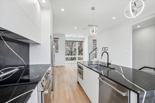 Building Photo - 810 13th St NE