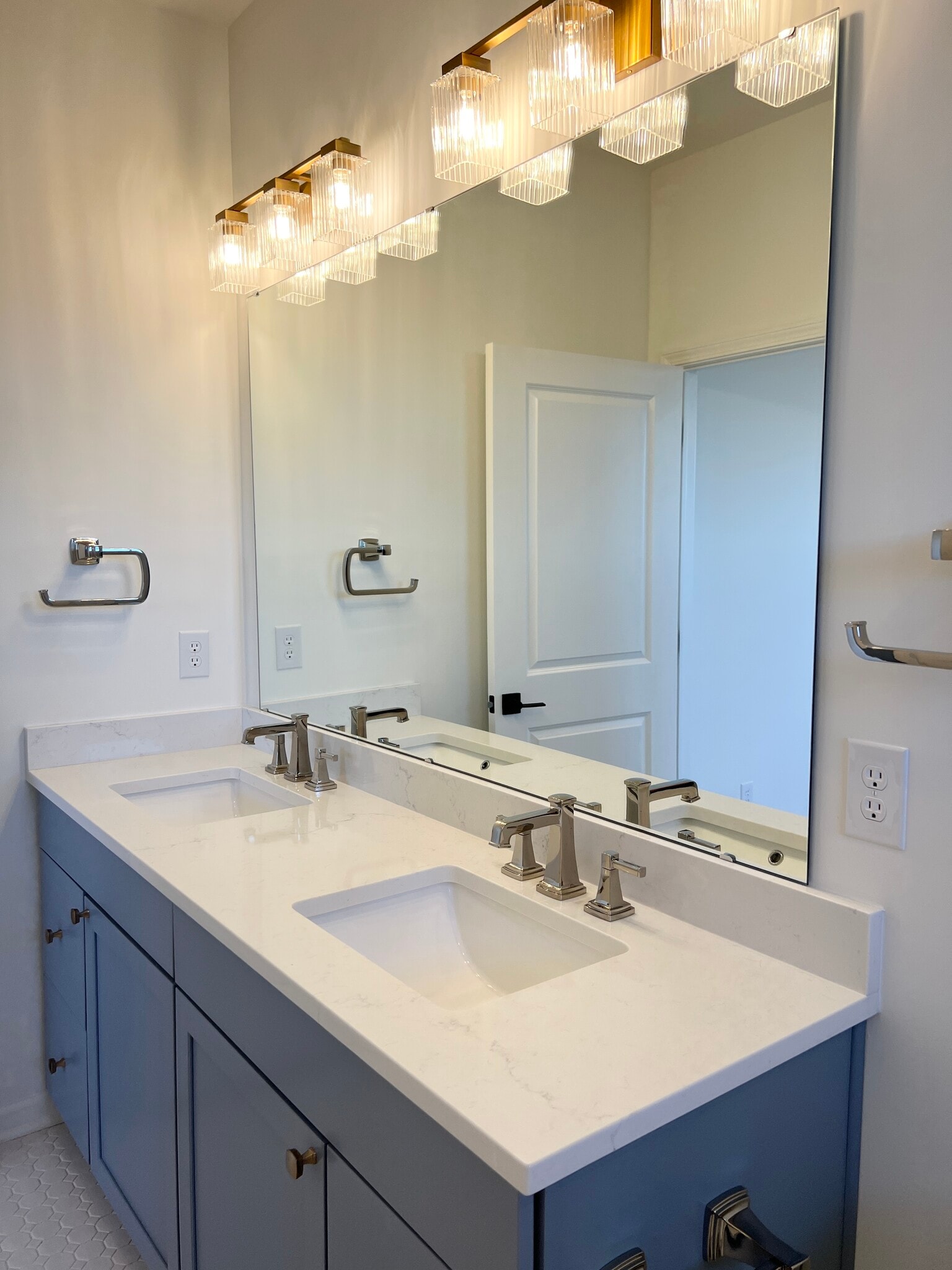 Building Photo - 15296 Mystic Rock Dr