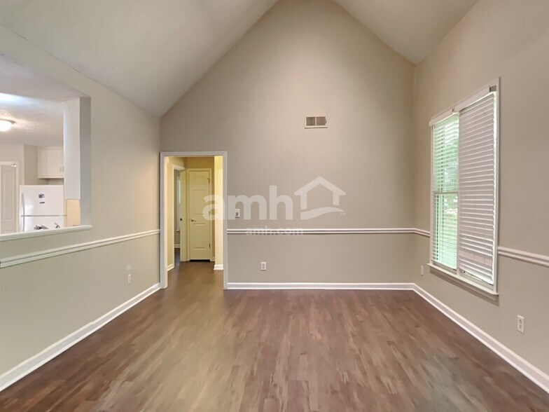 Building Photo - 4960 Hopeland Dr
